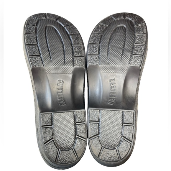 Eastland Kelsey Clog Slip On Loafer Casual Shoe Size 11 Round Toe 3334
NEW NWOB - Picture 8 of 12
